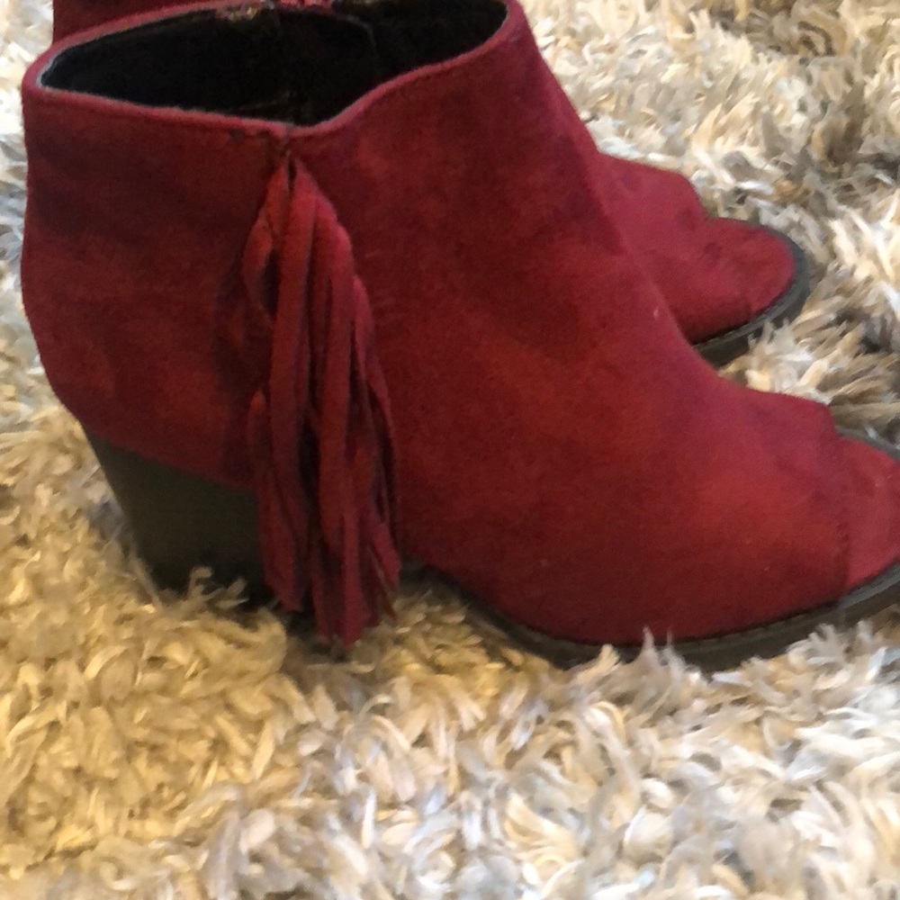 Shoes - Picture 2 of 4